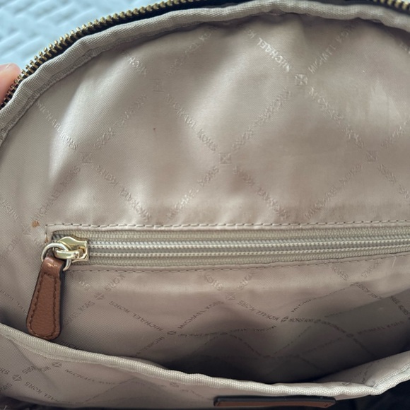 Michael Kors Erin Large Backpack Acorn Trim Brown Signature Logo Print Canvas - Picture 16 of 16